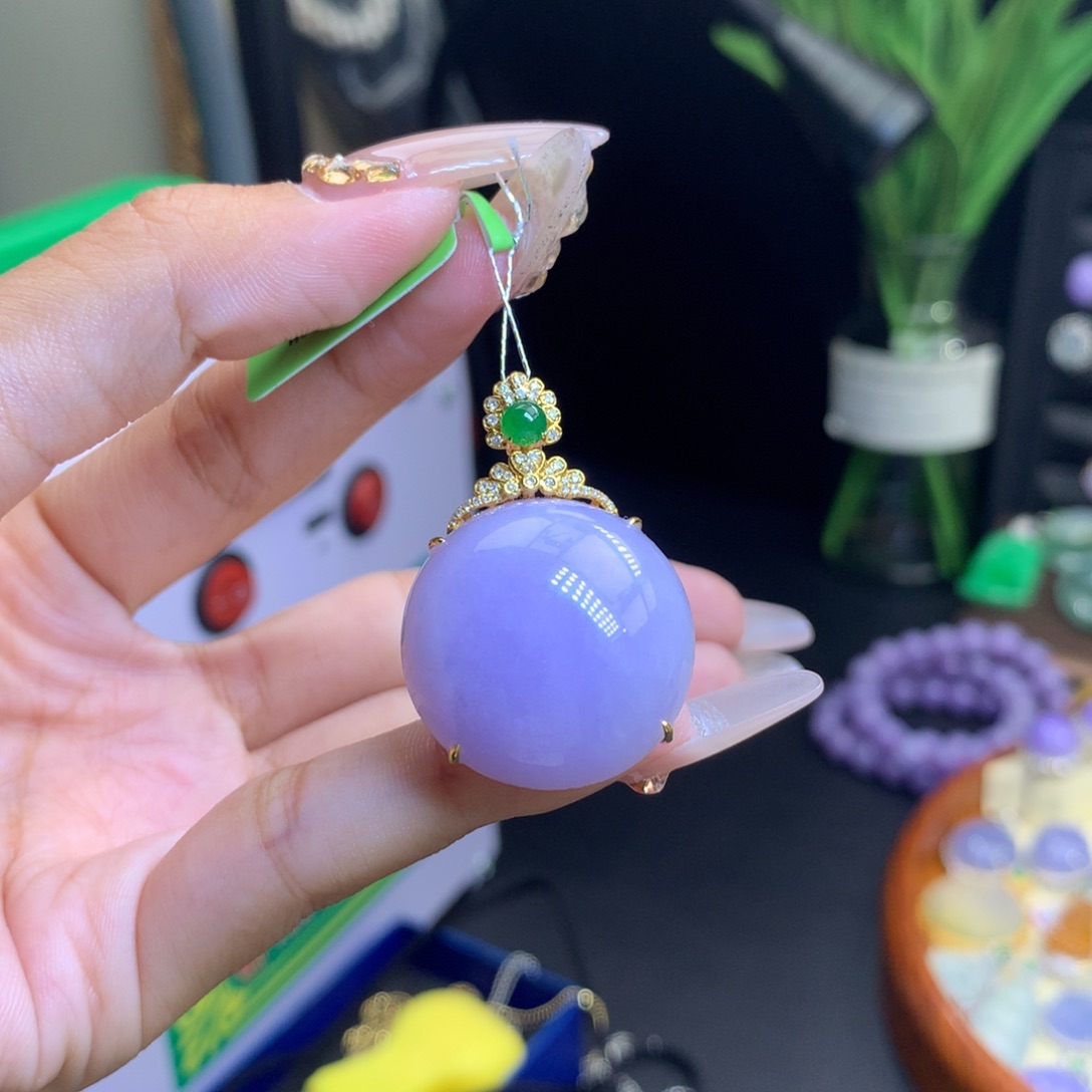 翡翠18K金镶嵌颈饰天然