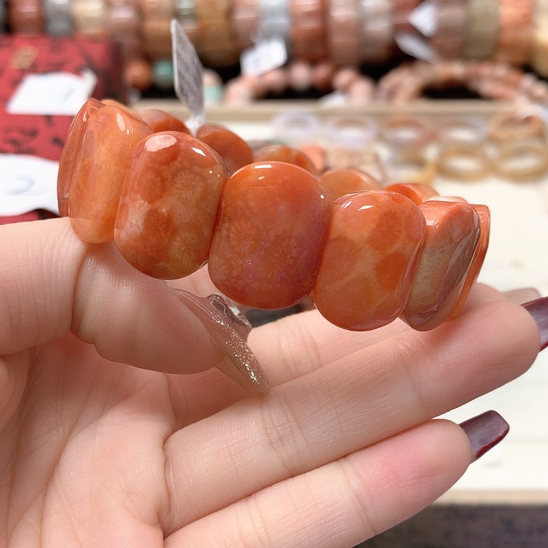 硅化珊瑚（珊瑚玉）手链未镶嵌帽**姐441