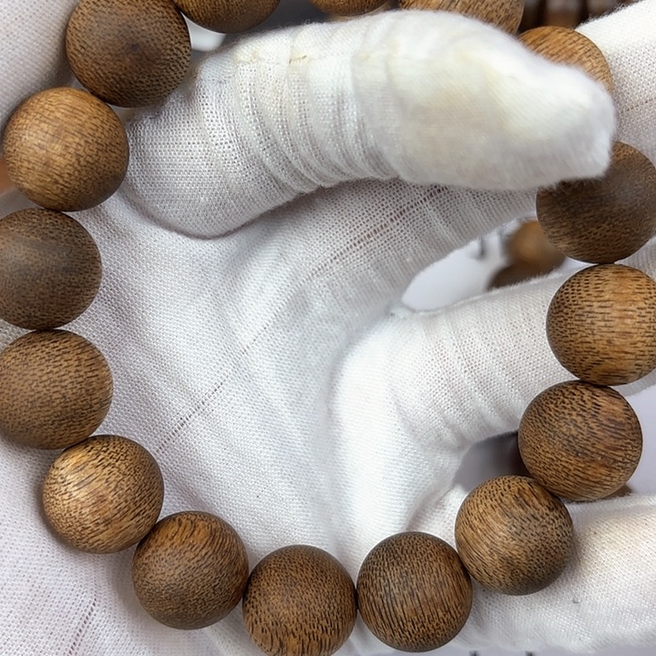 沉香手串芽庄1.4树心油