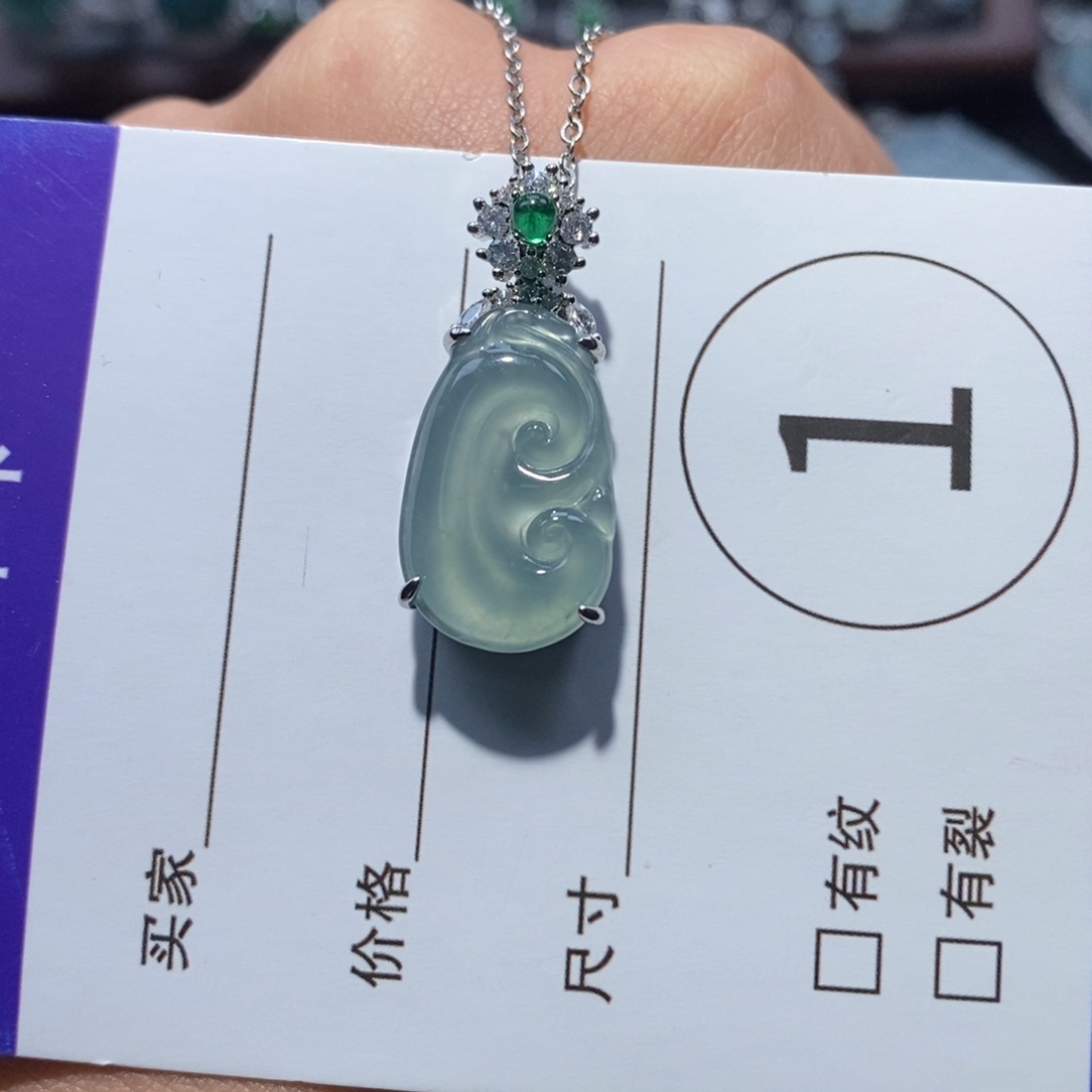翡翠未镶嵌颈饰翡翠
