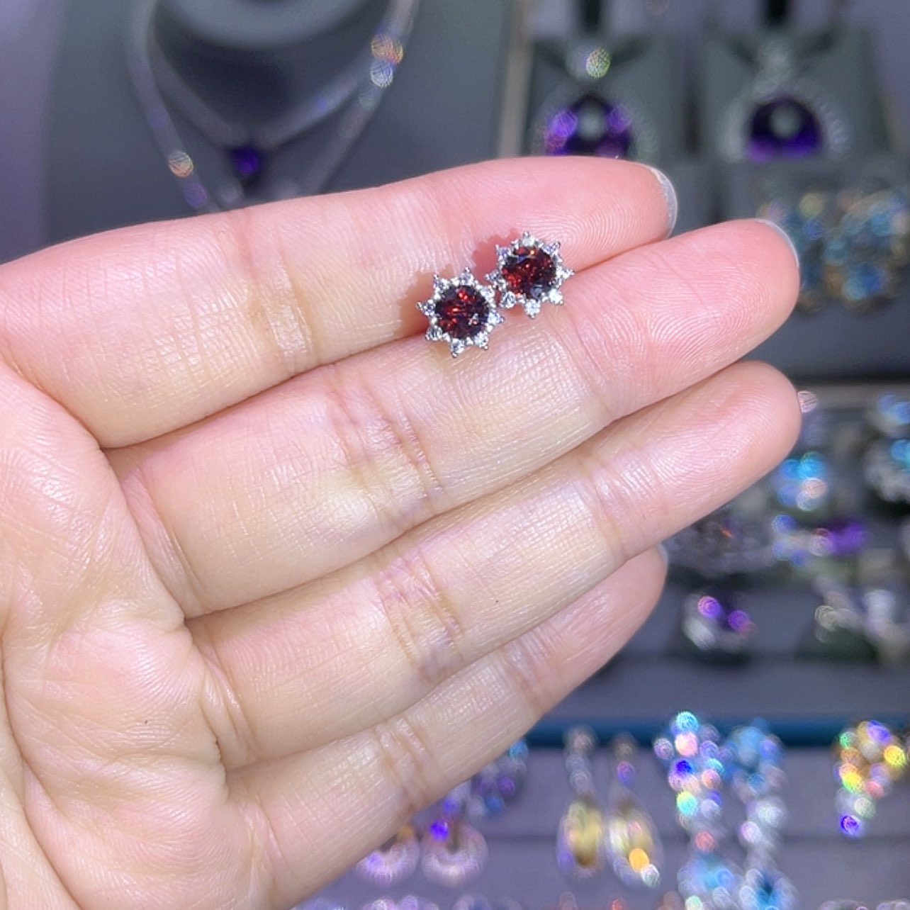 【闪购商品】石榴石耳饰银S925镶嵌