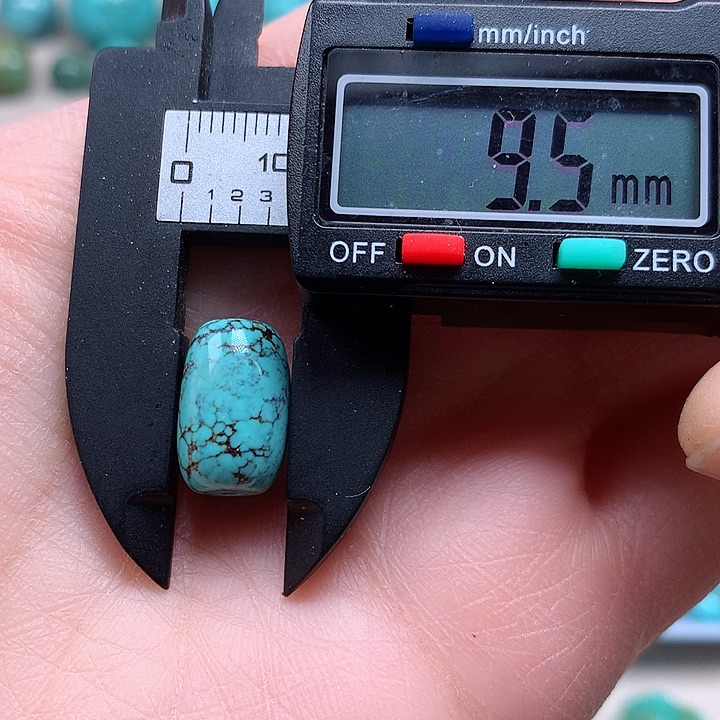 绿松石颈饰未镶嵌