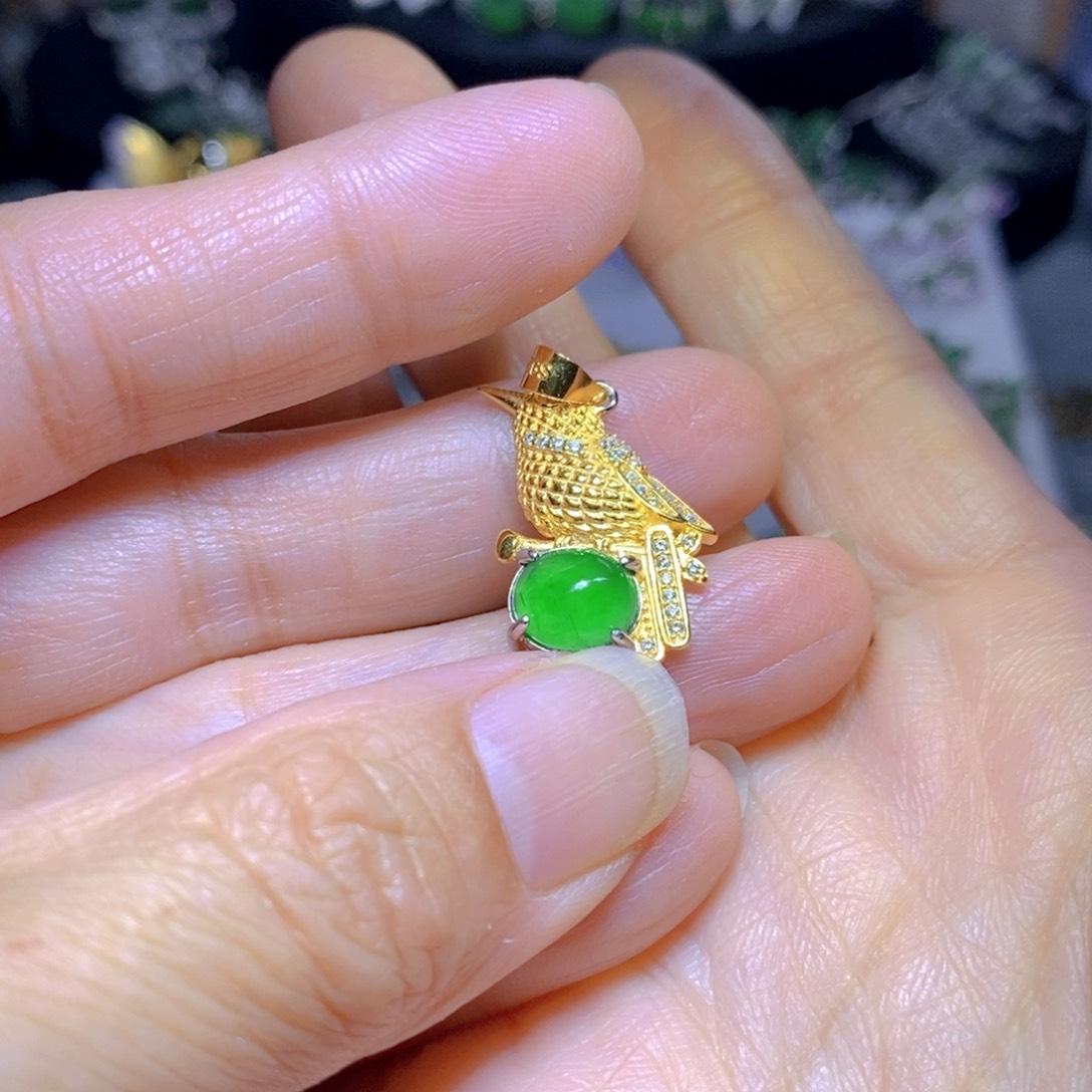 翡翠颈饰银S925镶嵌天然翡翠