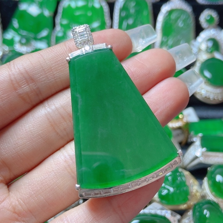 翡翠颈饰银S925镶嵌           