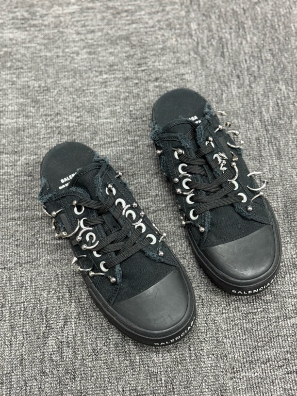 未使用 Balenciaga/巴黎世家 黑色低帮锁扣做旧半拖 37码 无配件