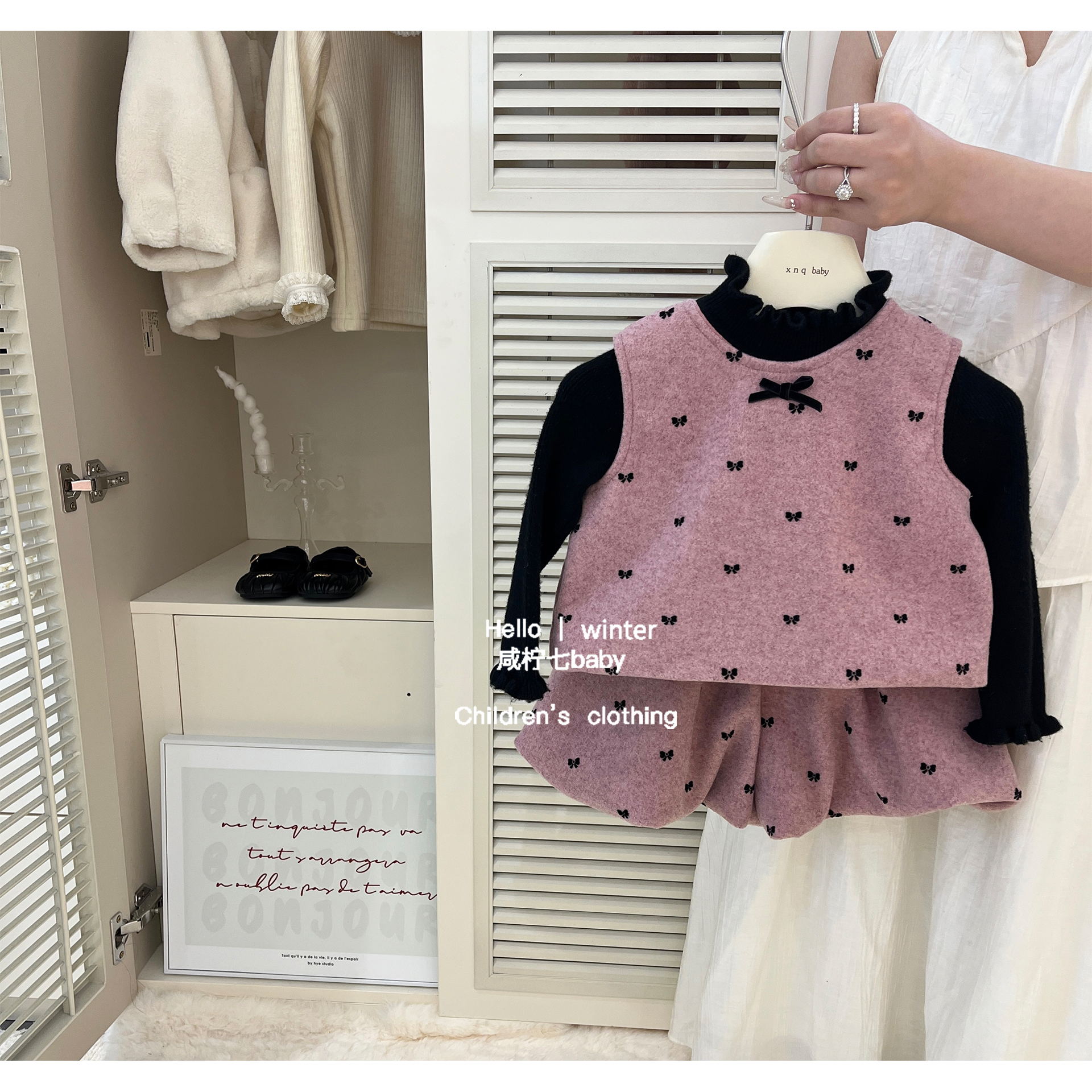 【现】女童小香风套装2024秋冬款韩版蝴蝶结加厚毛呢马甲洋气短裤