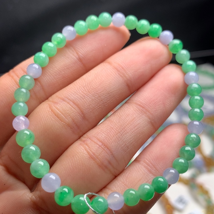 翡翠手镯未镶嵌卡