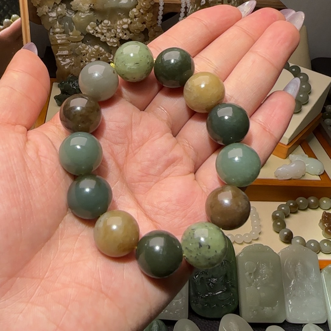 和田玉颈饰未镶嵌