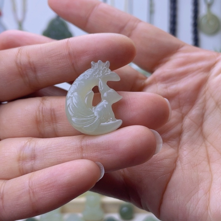 和田玉颈饰未镶嵌