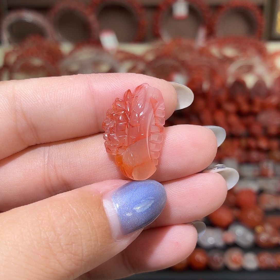 南红玛瑙未镶嵌颈饰