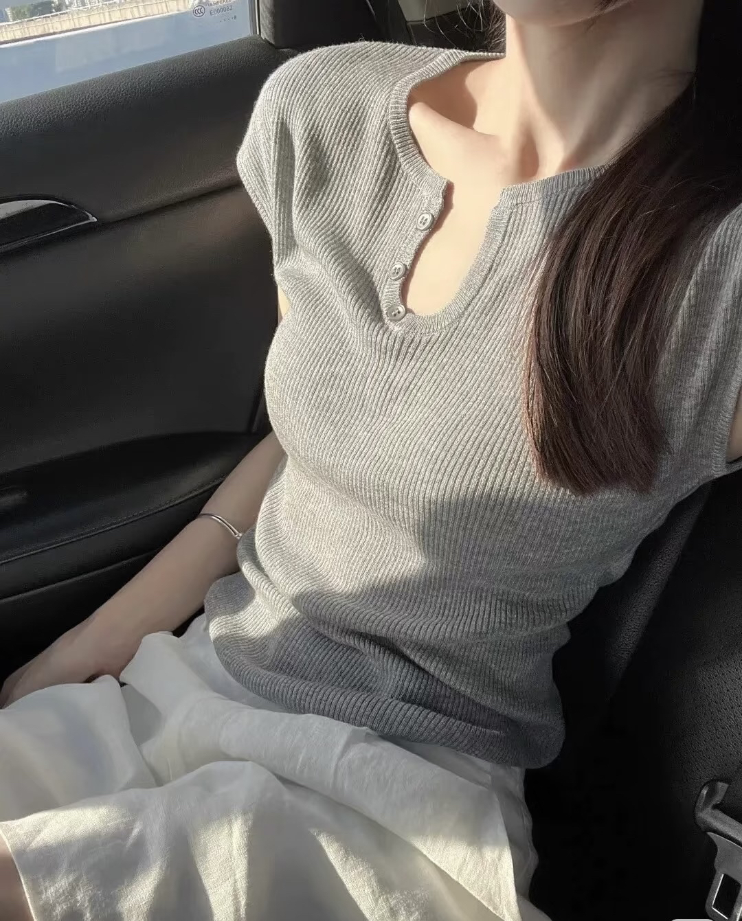 设计款显瘦特色美衣