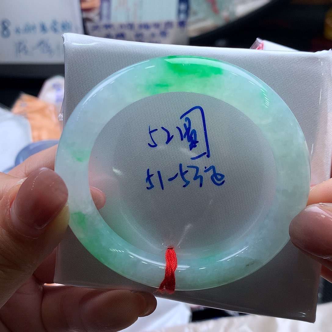 翡翠未镶嵌手镯52圆