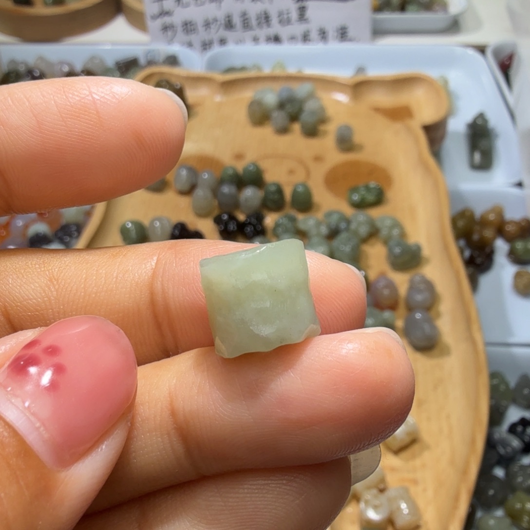 和田玉未镶嵌珠宝奇石