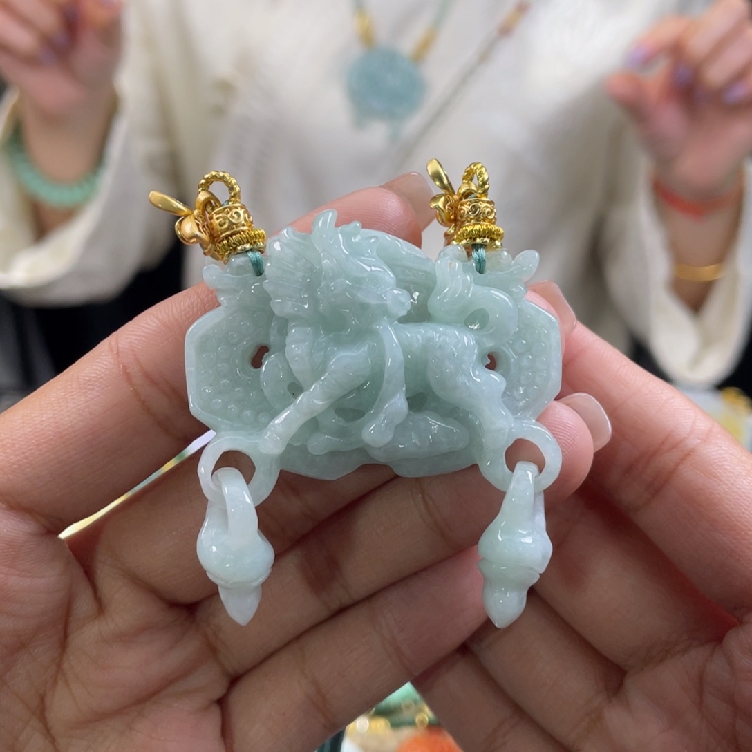 翡翠颈饰未镶嵌代编织