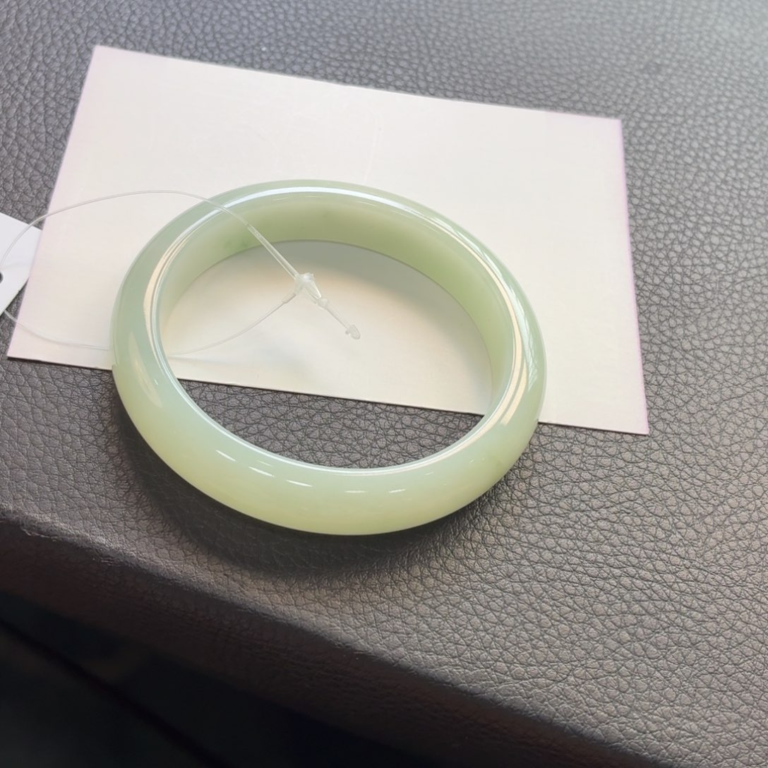 未镶嵌手镯（贵妃镯）翡翠缅甸a货翡翠手镯