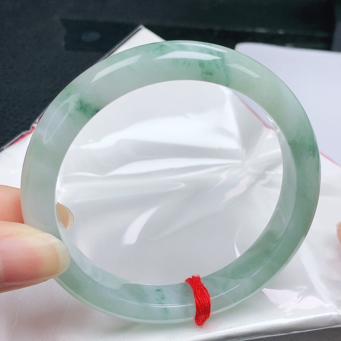 翡翠手镯未镶嵌正