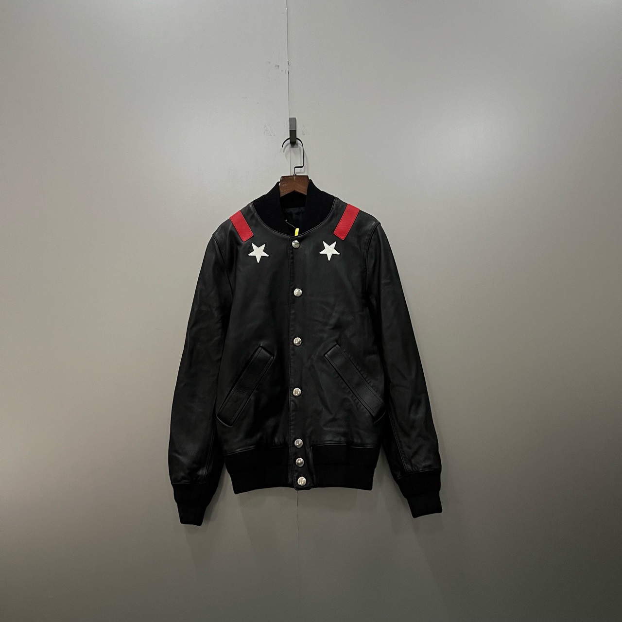 95新 Givenchy/纪梵希 （bb）121 条纹星星印花皮衣 44码/15000