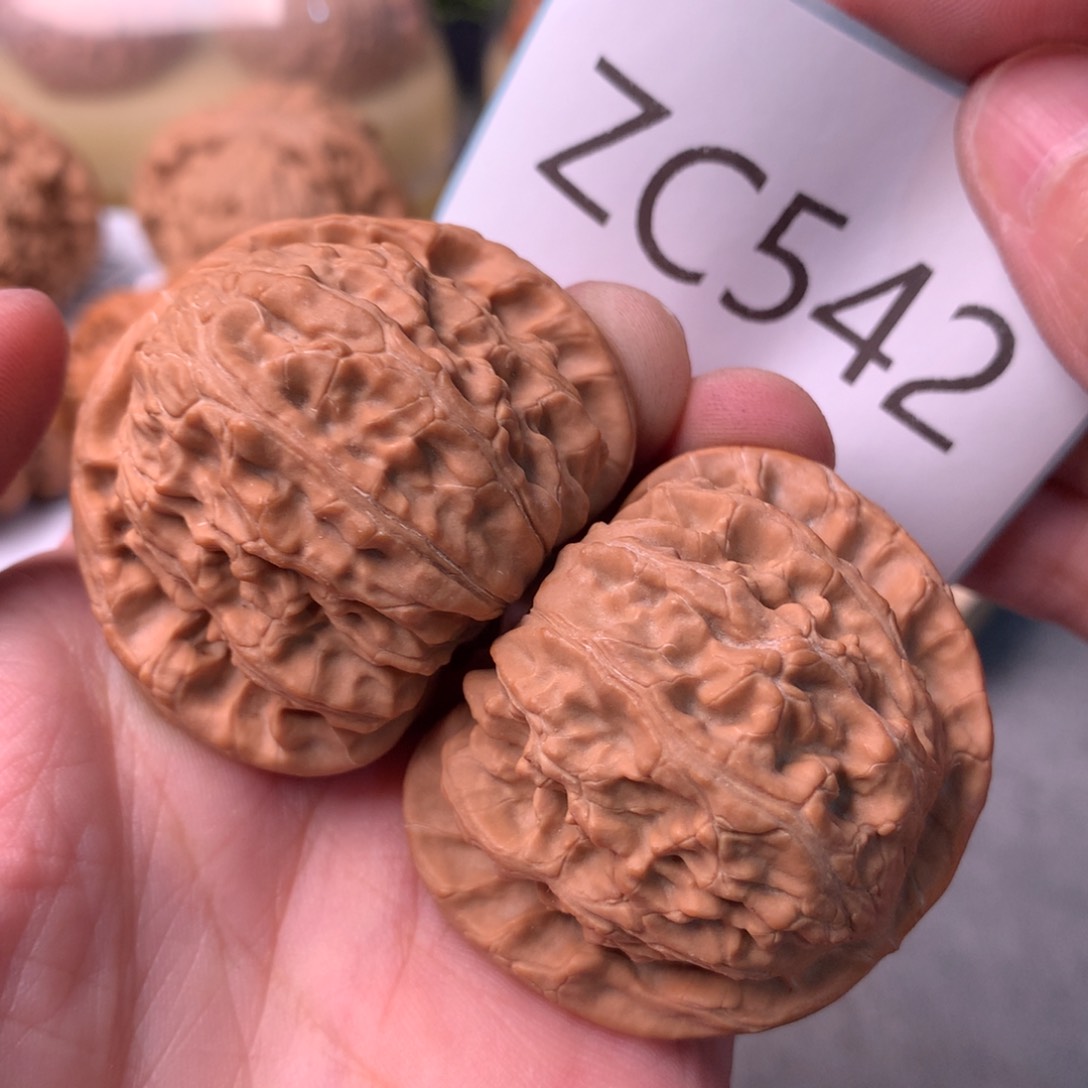 文玩核桃把件红皮球白44