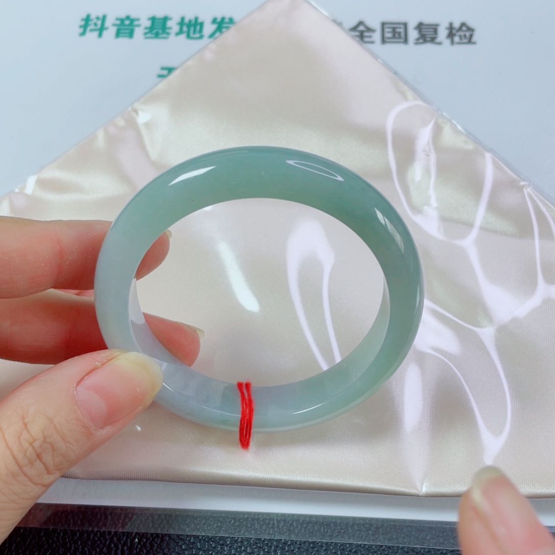 小***包翡翠未镶嵌手镯天然