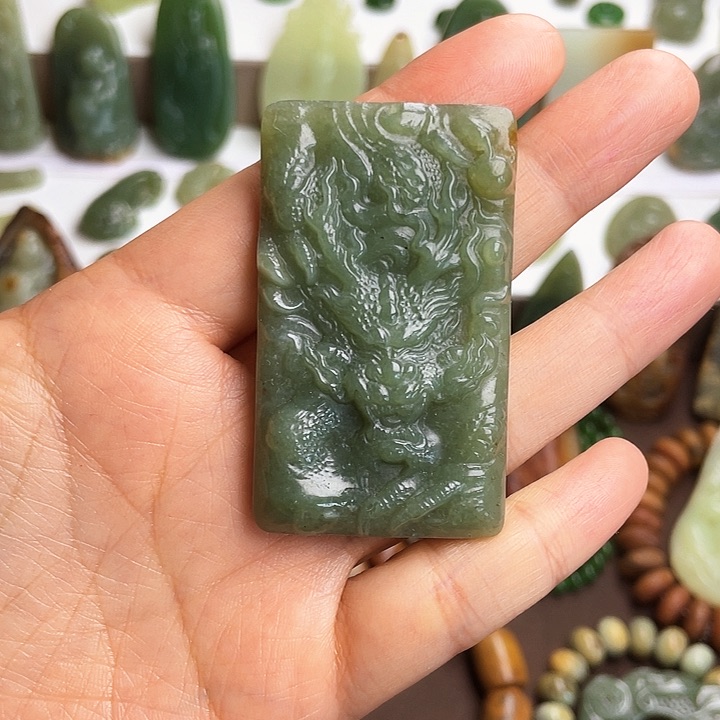 和田玉（糖玉）未镶嵌颈饰
