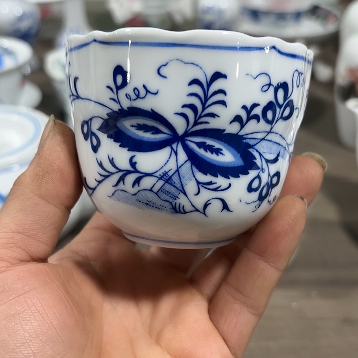 陶手握茶杯，茶杯，茶杯，茶杯