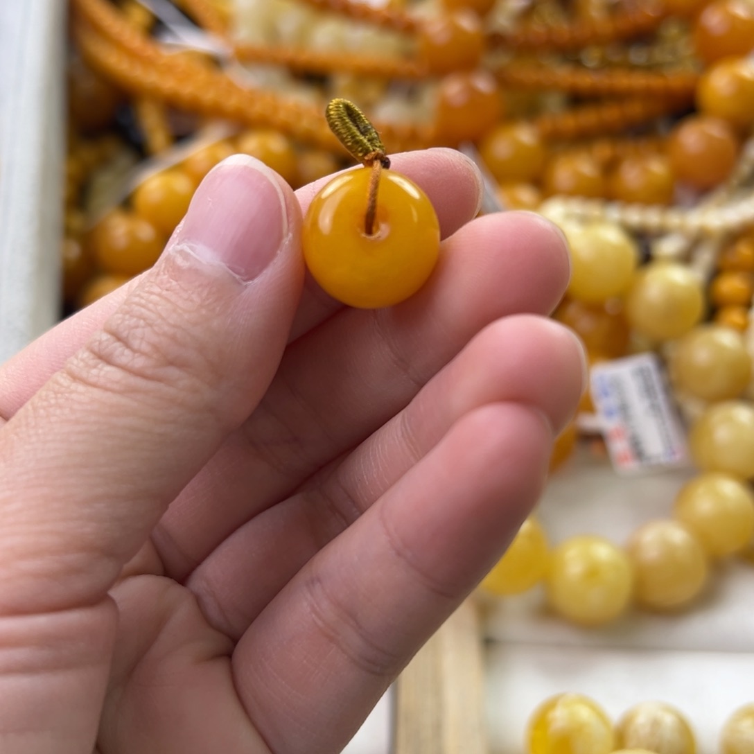 琥珀珠宝奇石未镶嵌