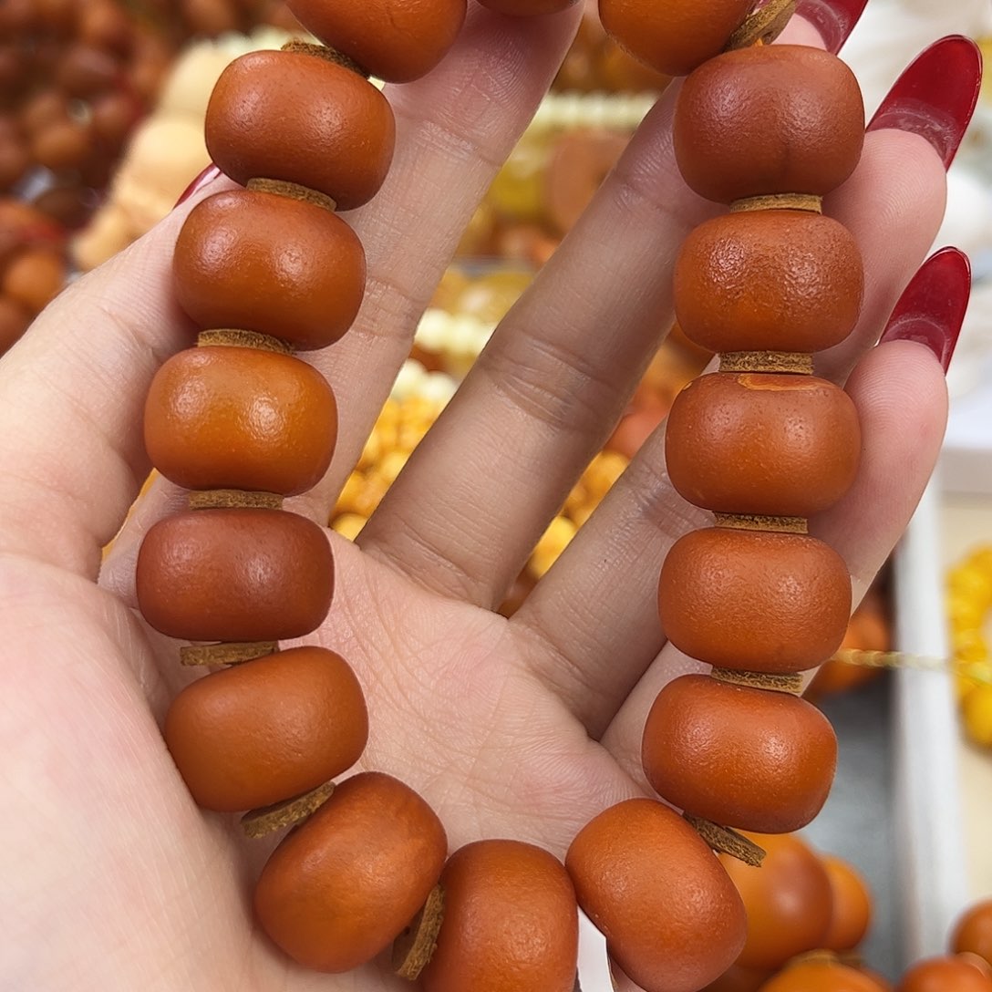 琥珀颈饰未镶嵌蜜蜡