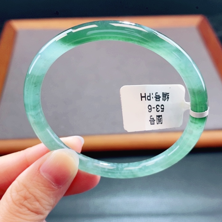 翡翠未镶嵌手镯翡翠手镯22