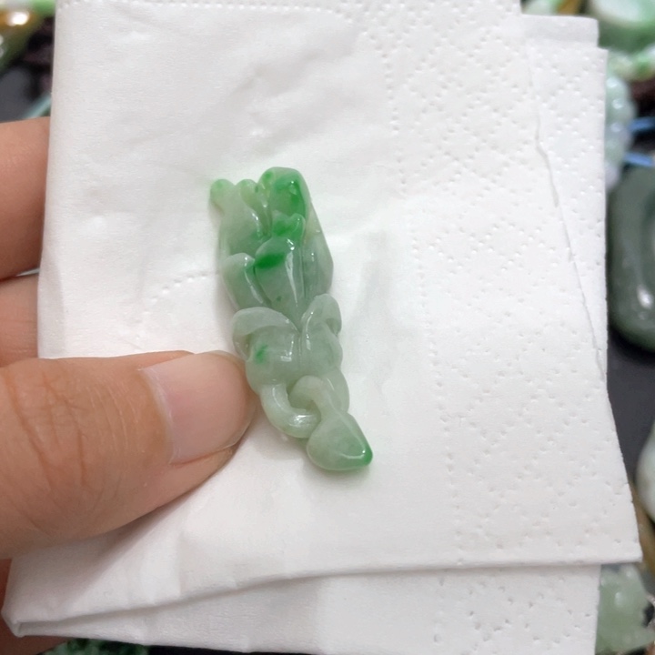 【闪购商品】翡翠颈饰未镶嵌天然翡翠