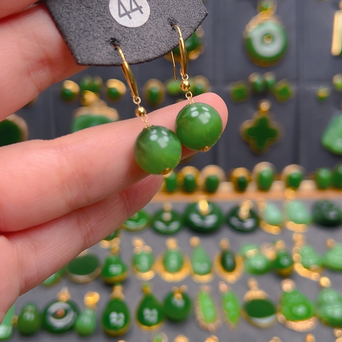 和田玉18K金镶嵌耳饰