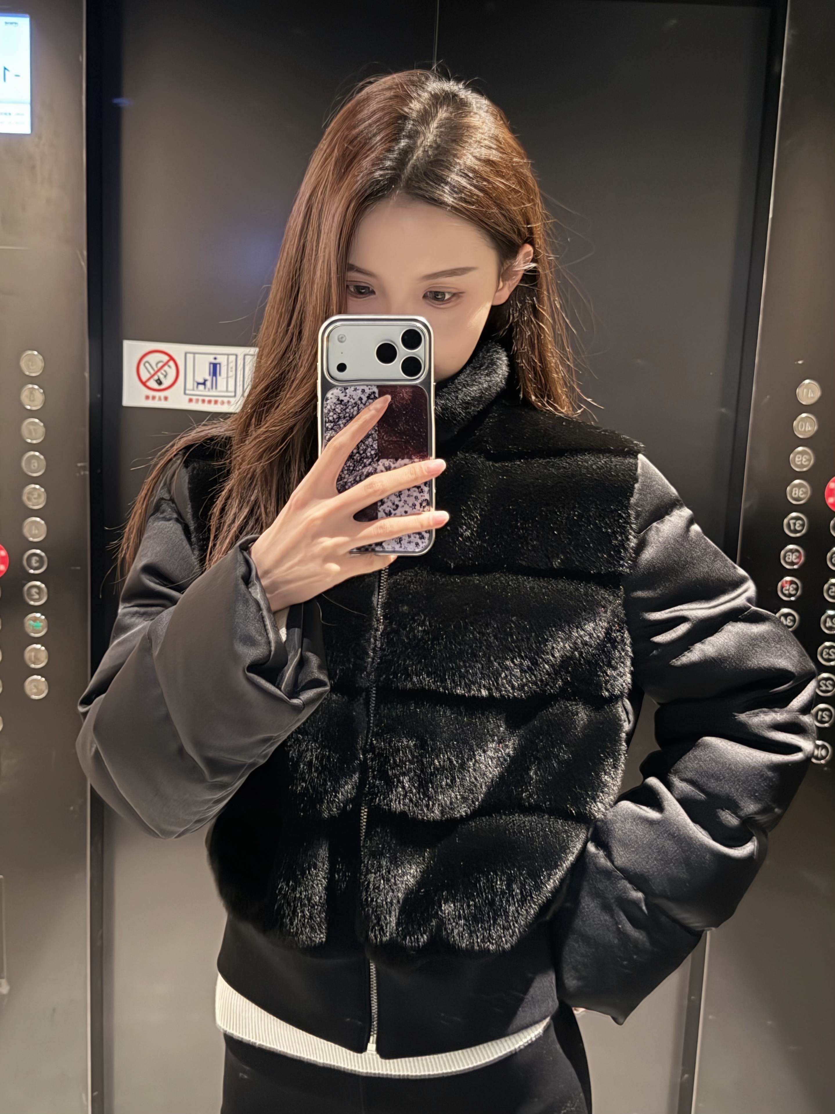 羊yan「冬日简讯」新90白鸭绒拼接仿水貂毛冬季老钱风羽绒服外套