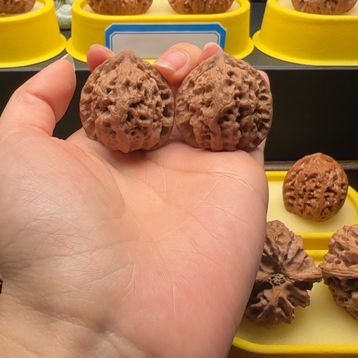 文玩核桃把件36观音肚