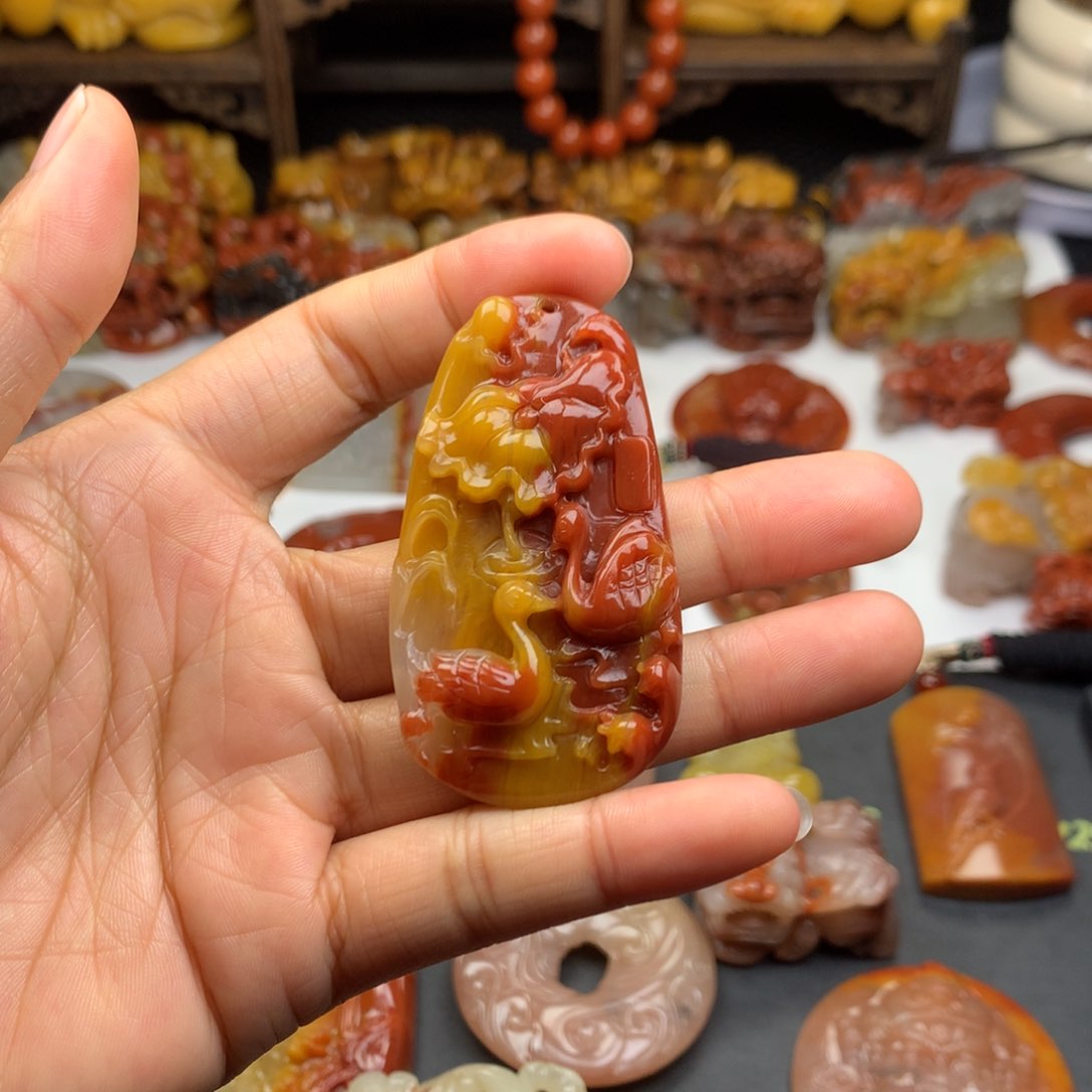 石英质玉（黄龙玉）挂件未镶嵌