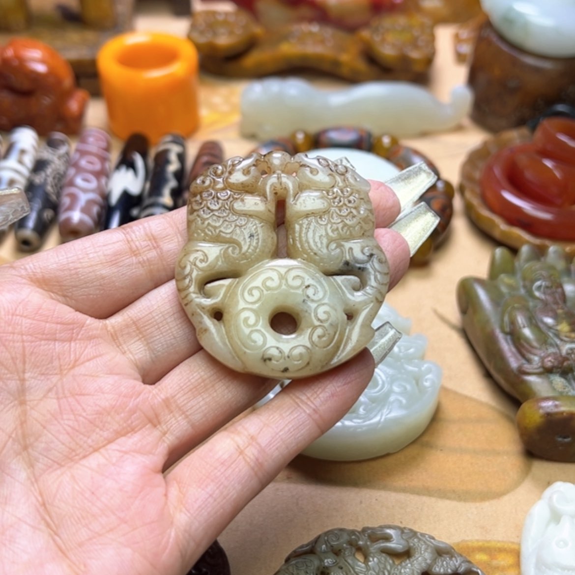 【闪购商品】蛇纹石玉颈饰未镶嵌