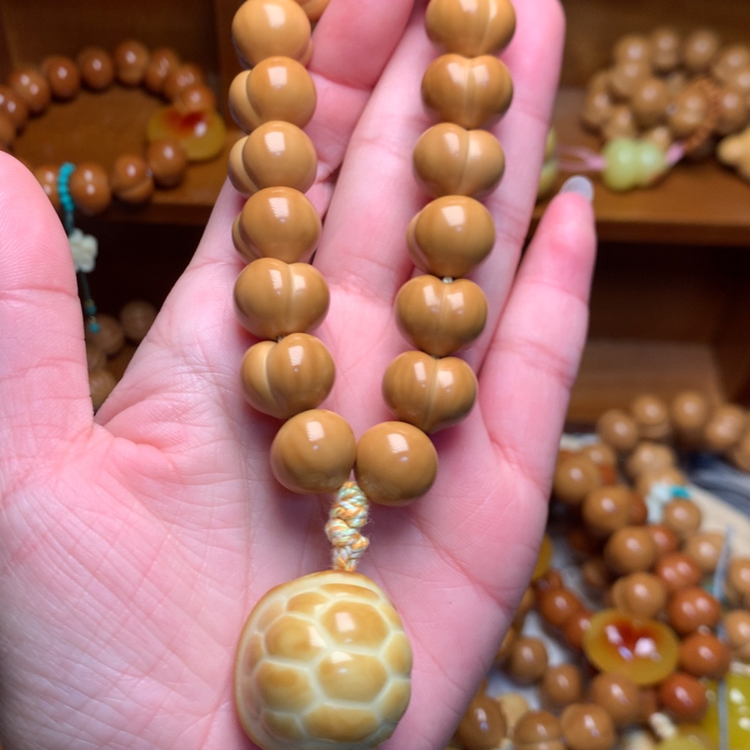 猴头核桃把件14高定屁桃手持富甲