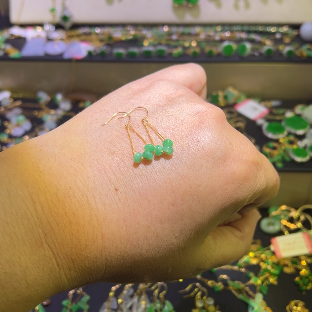 颈饰18K金镶嵌翡翠心****水耳钩