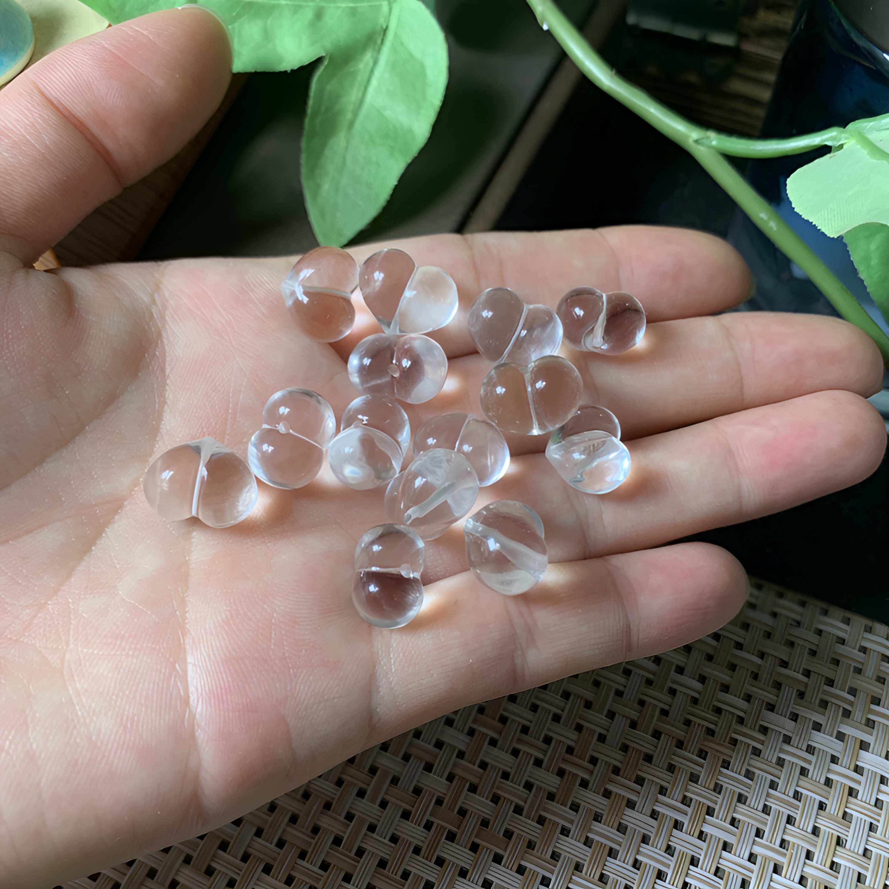 天然水晶爱心屁桃散珠尺寸约12-13mm(多样性发其一）