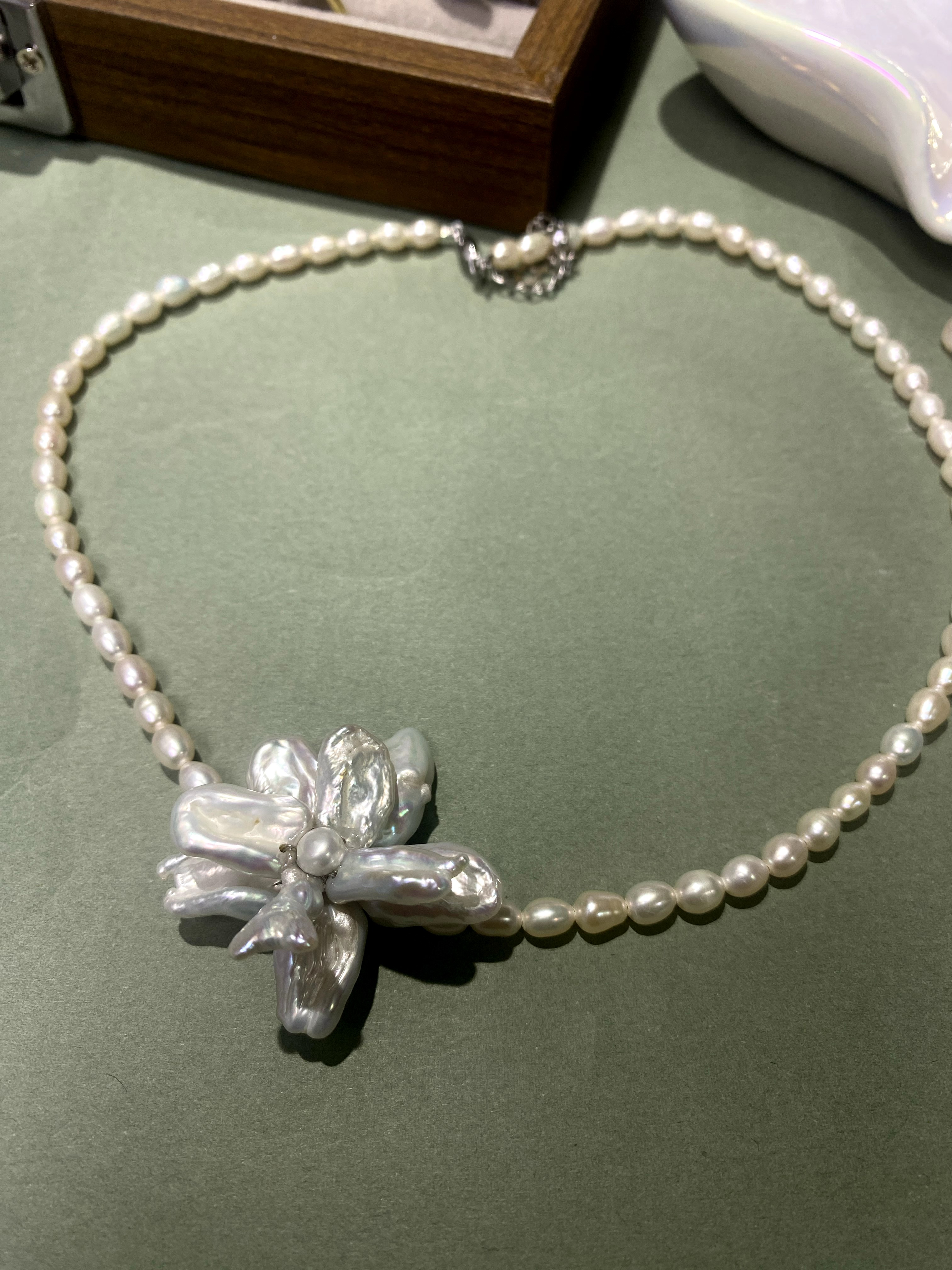 钛钢锆石项链 花瓣设计清新手工颈链