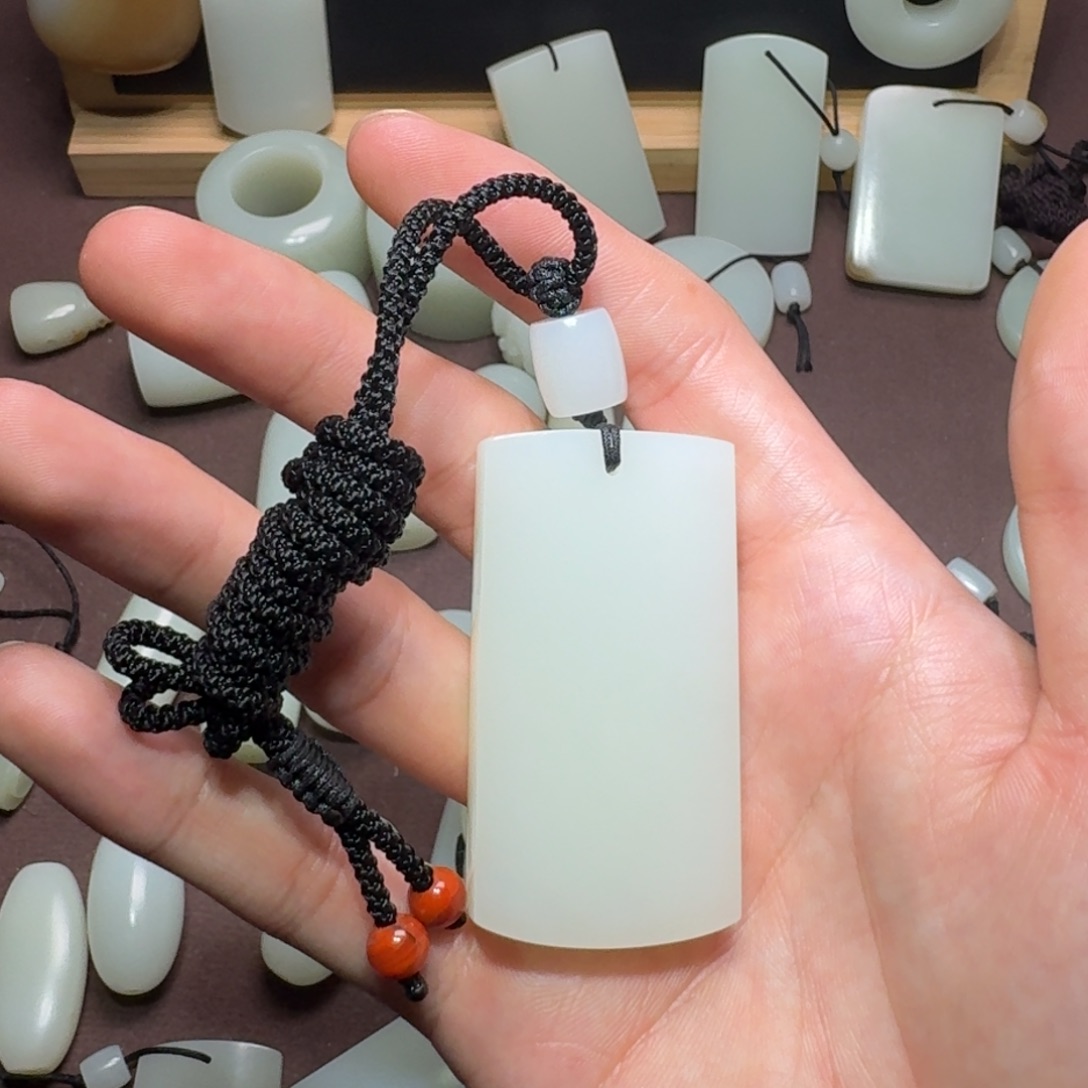 高***J和田玉未镶嵌颈饰