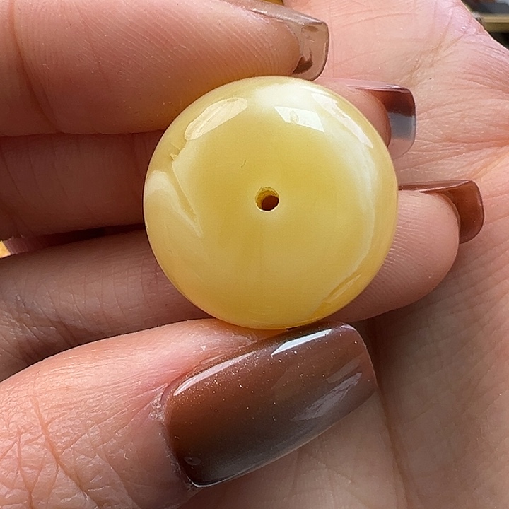 蜜蜡未镶嵌珠宝奇石