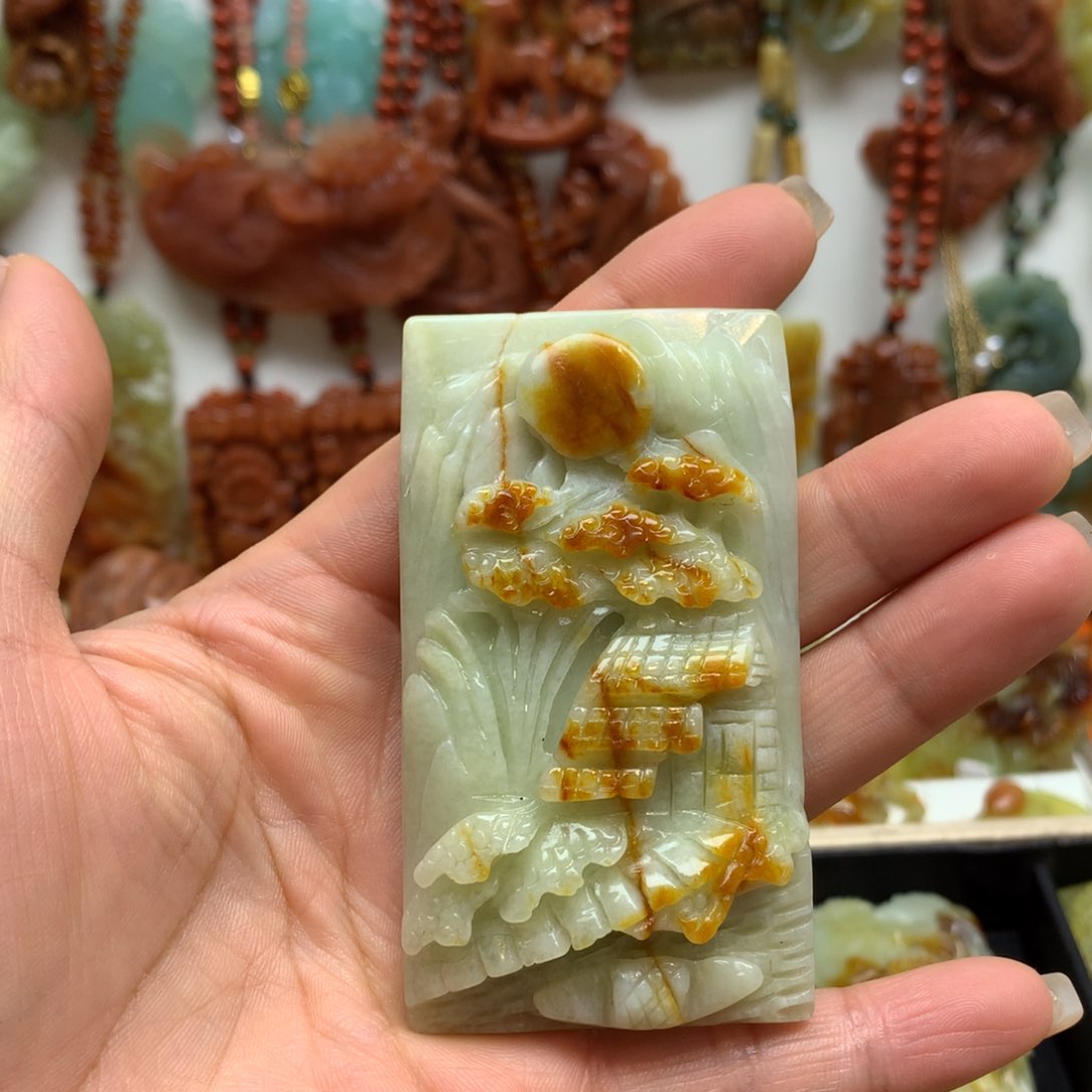 蛇纹石玉颈饰未镶嵌