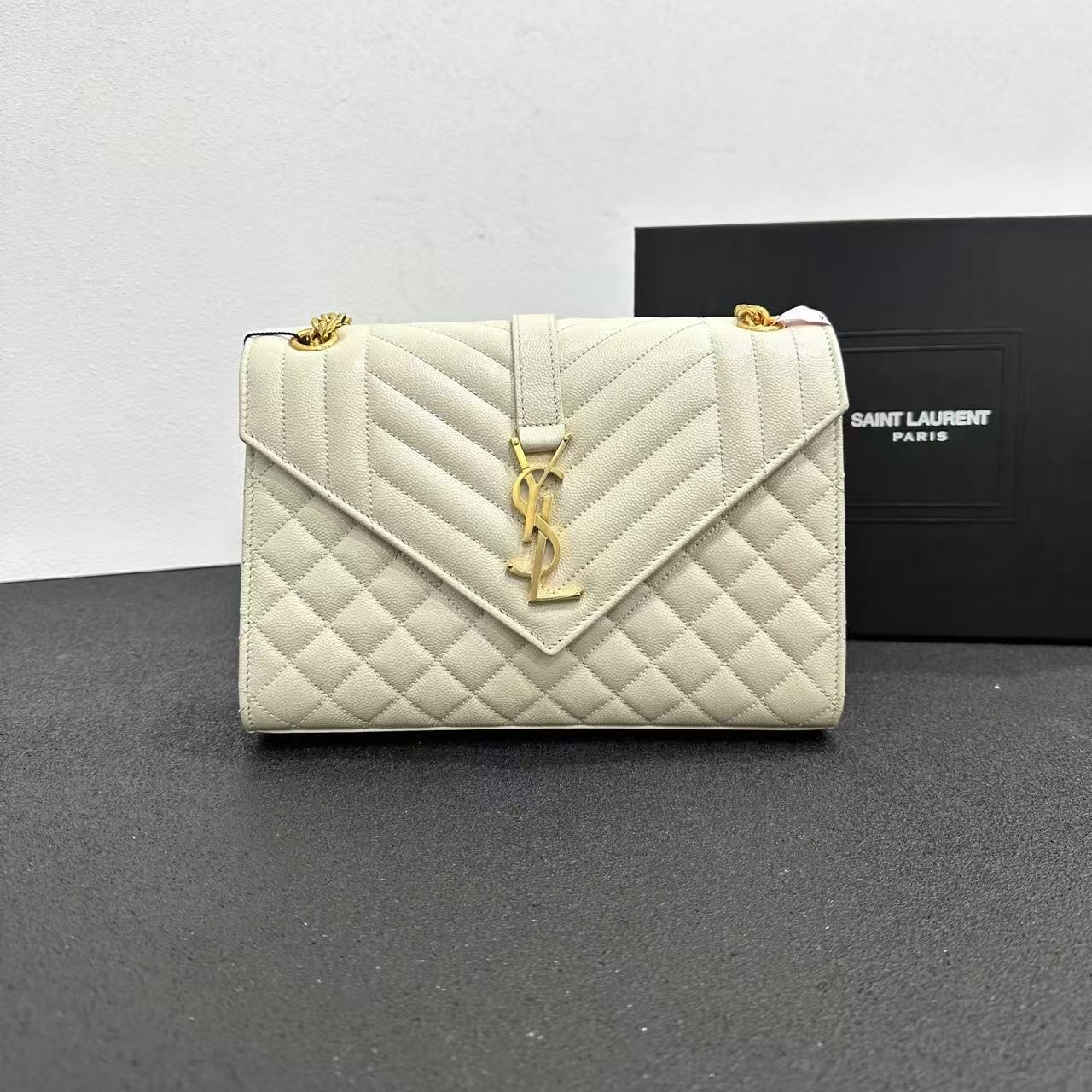 未使用 YSL/圣罗兰 壹所/信封 鱼子酱 中号 白金 新款 闲置 双12