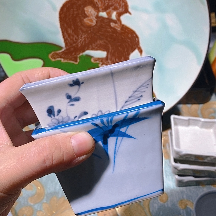 瓷片辉****新年快乐。万事如意