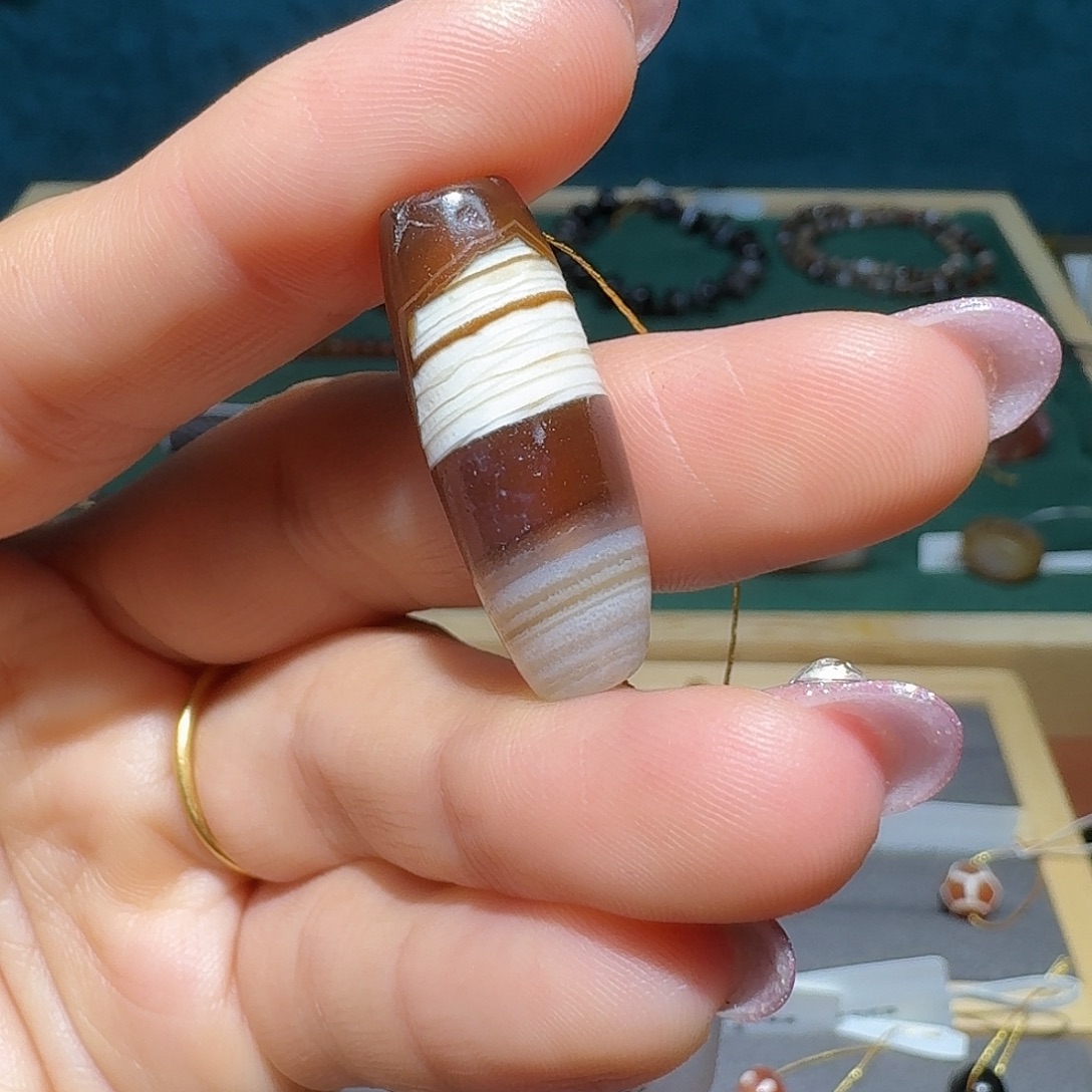 界***主琉璃吊坠（不含链）10.6*28.8mm