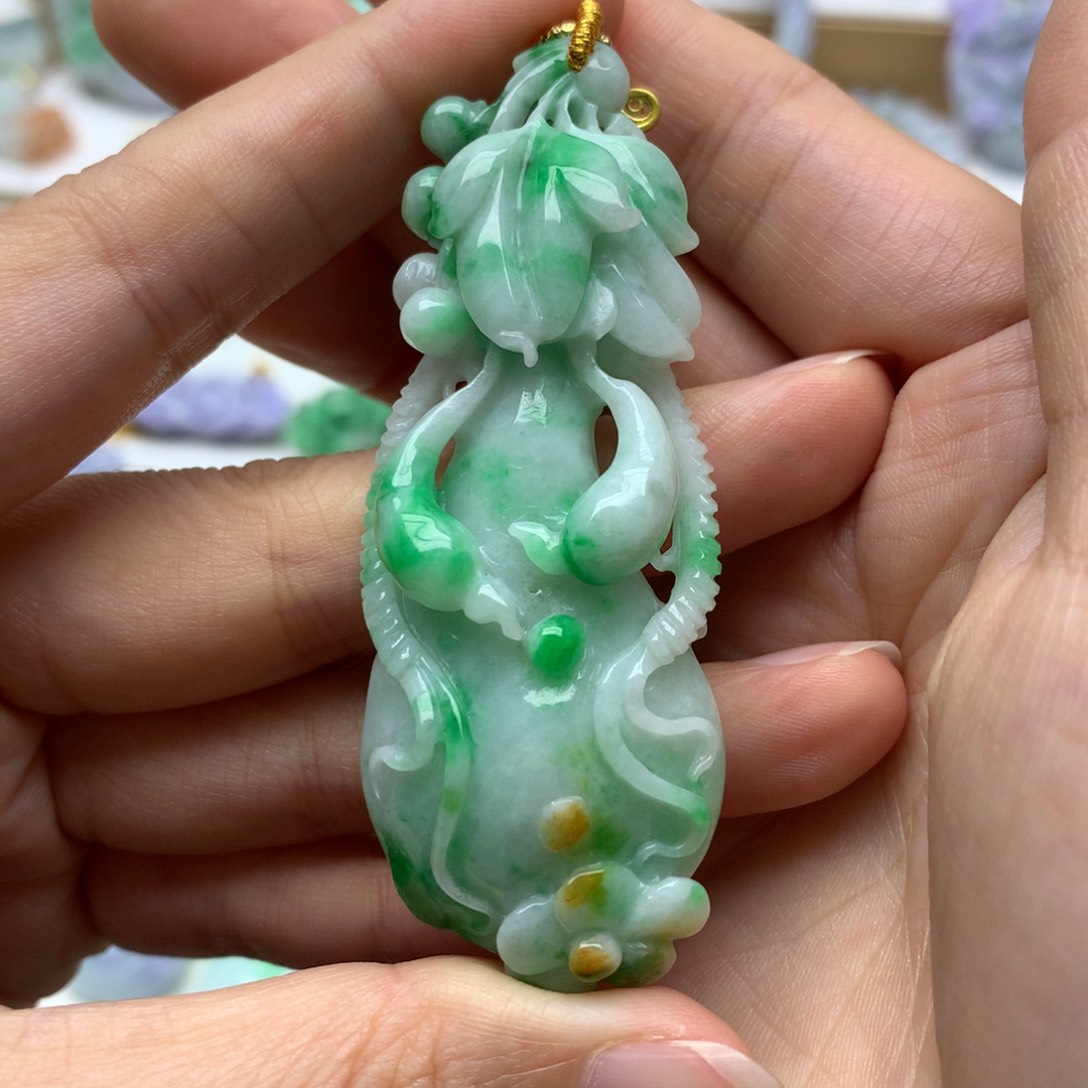 翡翠未镶嵌颈饰翡翠