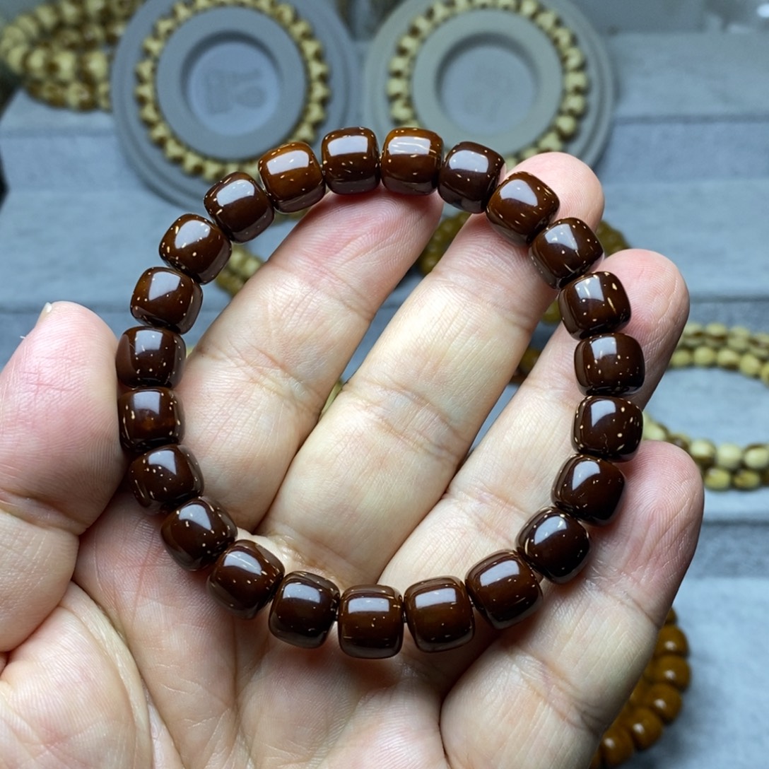 吊坠紫金鼠老树料