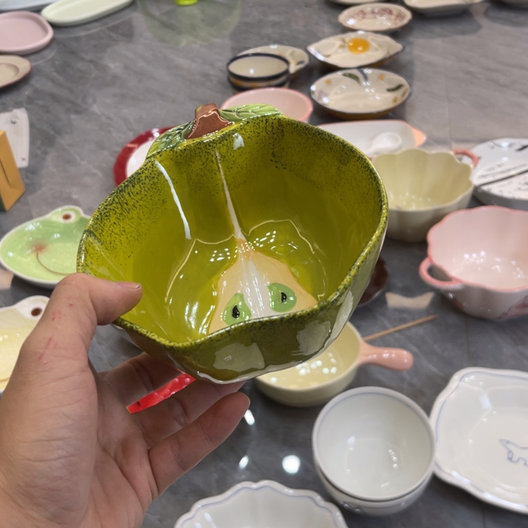 陶瓷微瑕餐具介意勿拍，满18飞！