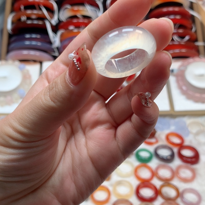 玛瑙/玉髓手镯未镶嵌人**意