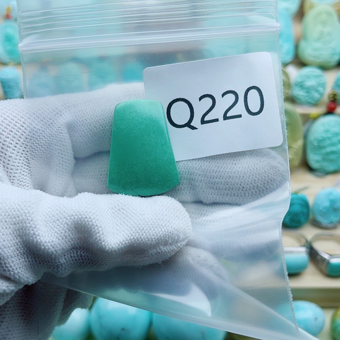 聚***戏绿松石未镶嵌珠宝奇石