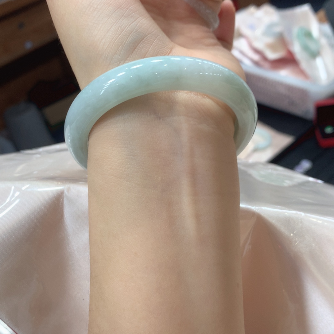 翡翠未镶嵌手镯买断